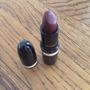 MAC Lipstick Bundle to Save 🎉