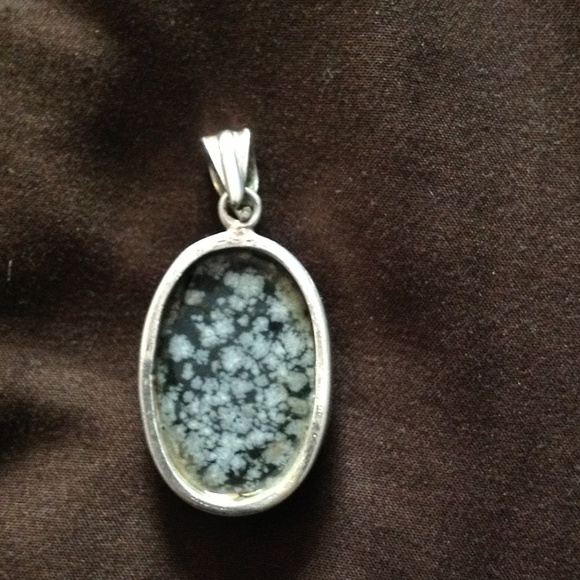 Snowflake obsidian oval pendant in .925 silver - Picture 2 of 4