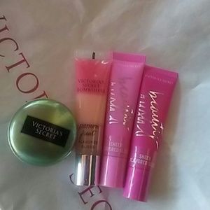 Victoria's secret 4 Lips Gloss