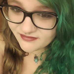 Meet your Posher, Alisha