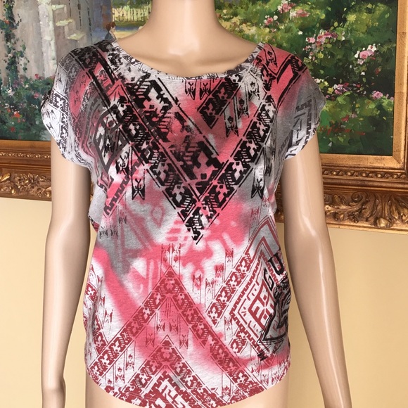 Guess grey red & black short sleeve top