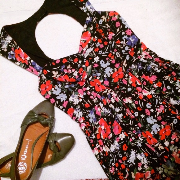 Free People Dresses & Skirts - ❤Free People Floral Pinup Style Open Back Sundress