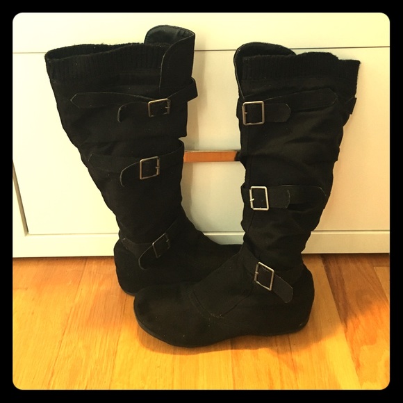 Black Boots - Picture 1 of 2