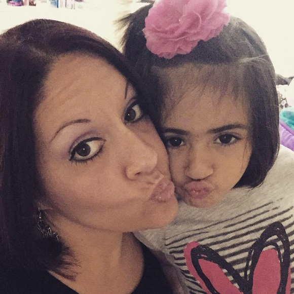 Meet your Posher, Sabrina - Picture 2 of 4