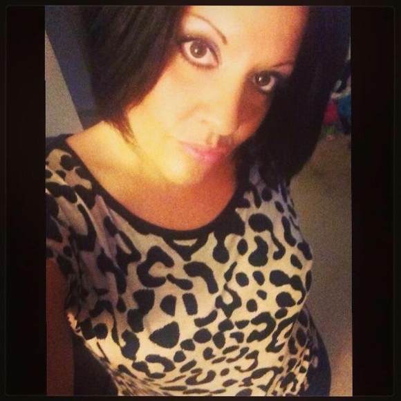 Meet your Posher, Sabrina - Picture 3 of 4