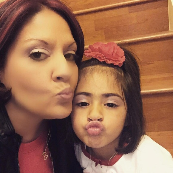 Meet your Posher, Sabrina - Picture 4 of 4