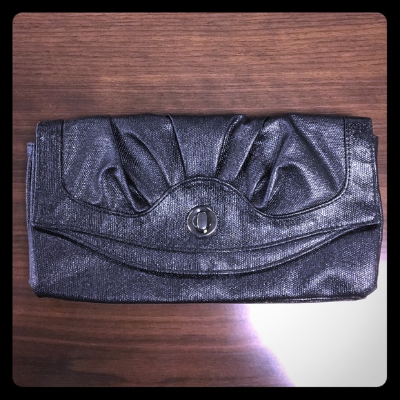 Shiny black shimmer effect clutch
