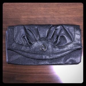 Shiny black shimmer effect clutch