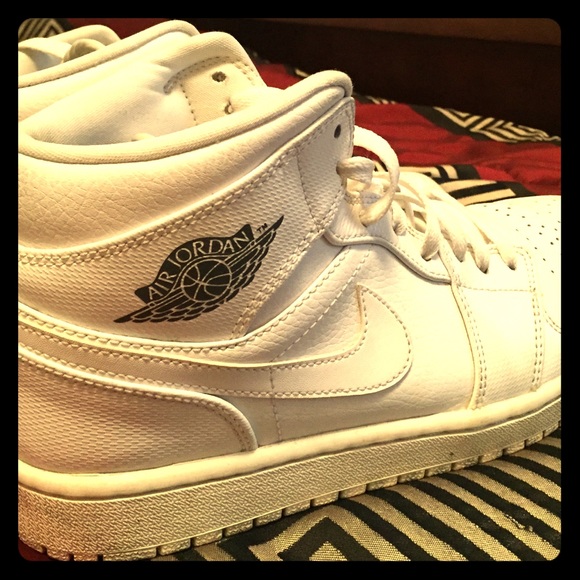 Nike Air Jordan 1 (White) Men Size: 9