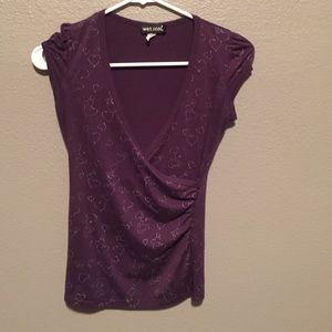 Short sleeved shirt.