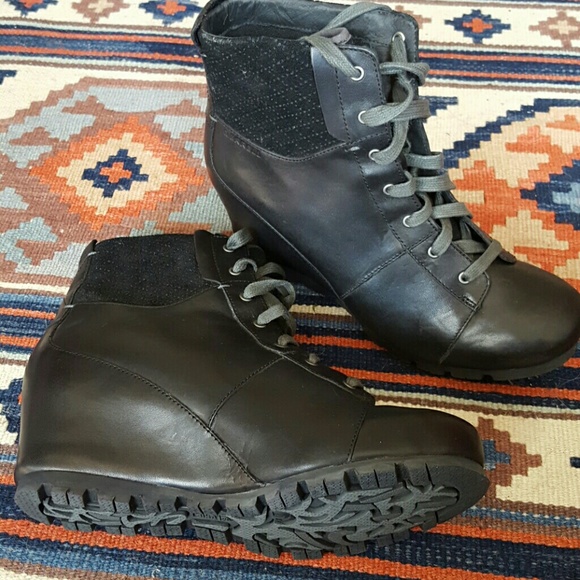 Merrell wedge bootie