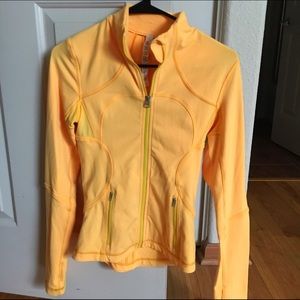 Lululemon Yellow Forme Jacket W/Thumbholes