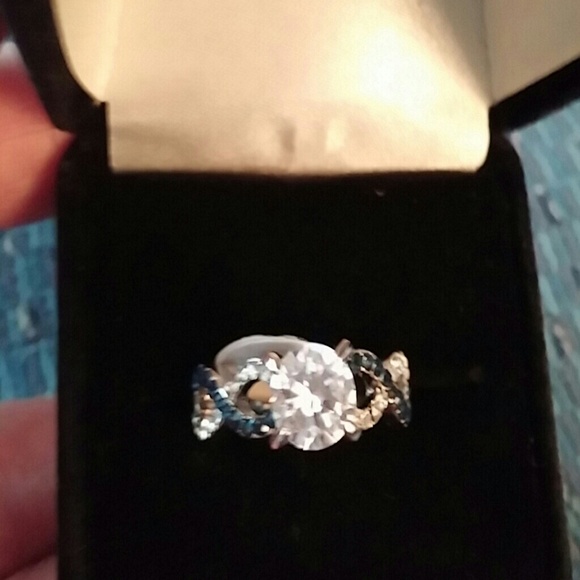 Jewelry - DA21.    Round Cut CZ Engagement Ring Size 8