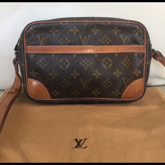 Louis Vuitton Handbags - 💯Authentic Louis Vuitton Trocadero 23 cross body