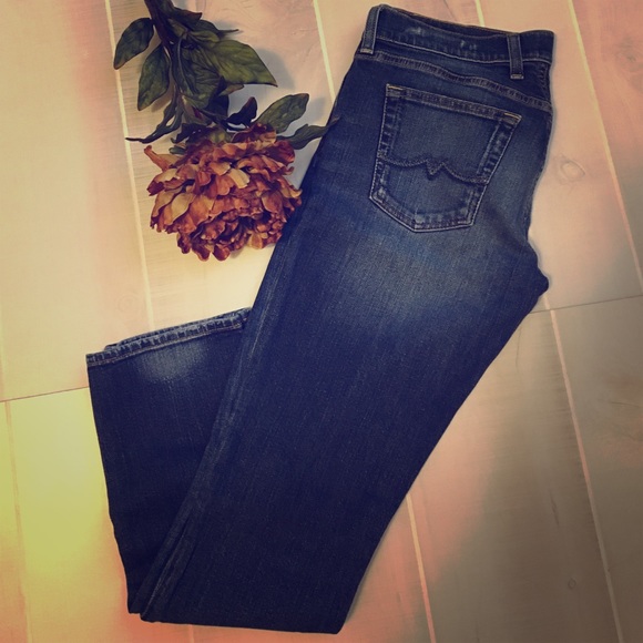 Lucky dark wash straight jeans!