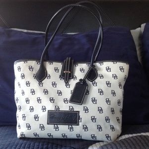 Dooney & Bourke