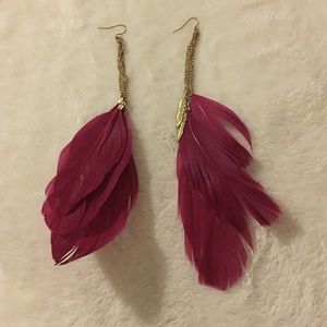 Beautiful feathered earrings.