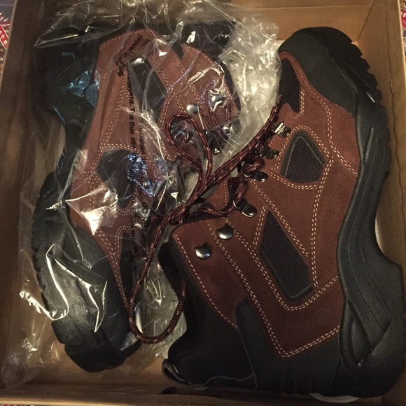 Men's boots, new with tags, Size 9.5