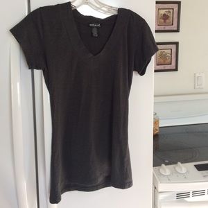 Charcoal fitted V-neck T-shirt