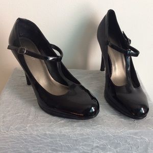 Size 9 Mary Jane heels
