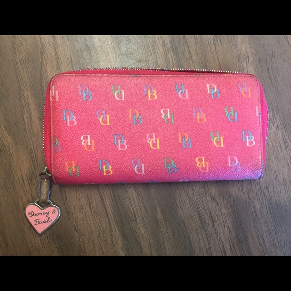 Dooney & Bourke wallet