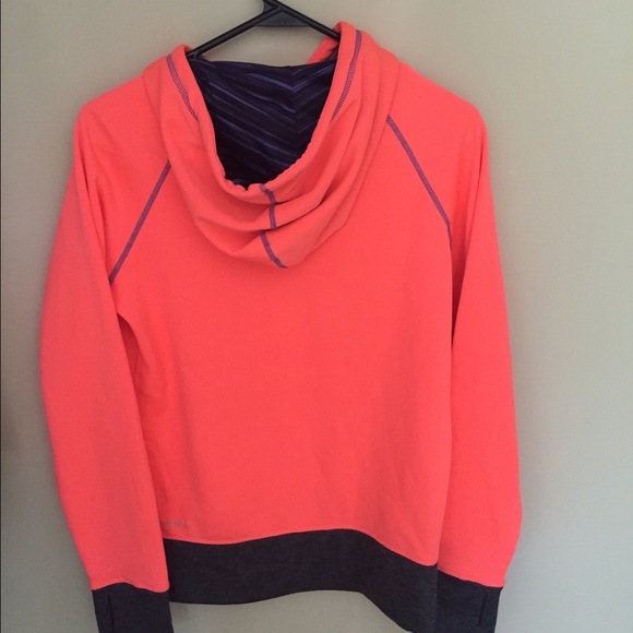 Nike Pull over - Picture 3 of 3