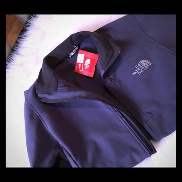 ✨BRAND NEW✨ North Face jacket!!!!