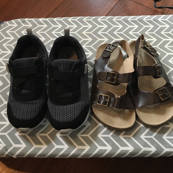 2 Paris of toddler boy shoes