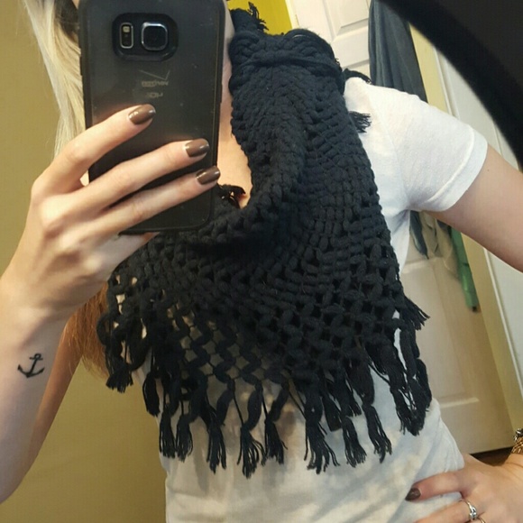 American Eagle Outfitters Accessories - Scarf