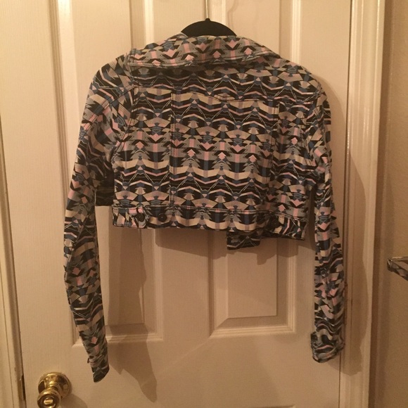 Aztec print cropped jacket - Picture 3 of 3