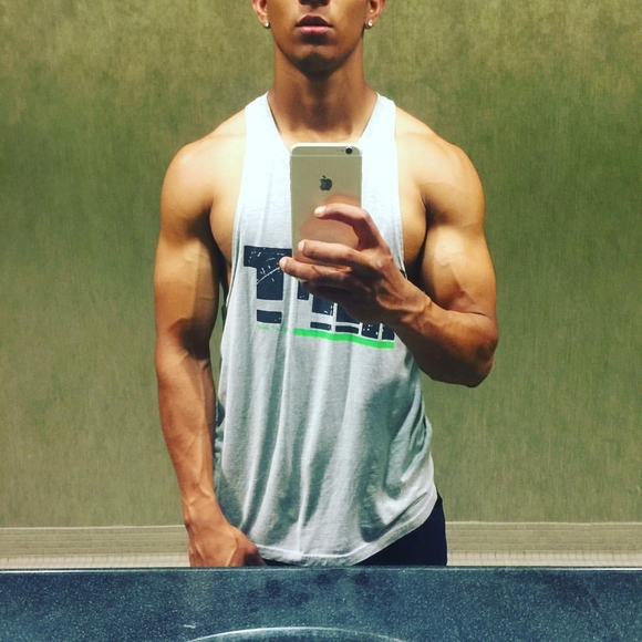 Meet your Posher, Khristian - Picture 1 of 1