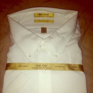 NWT gold lane Roundtree and Yorke dress shirt