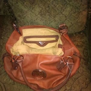 Micheal Kors purse