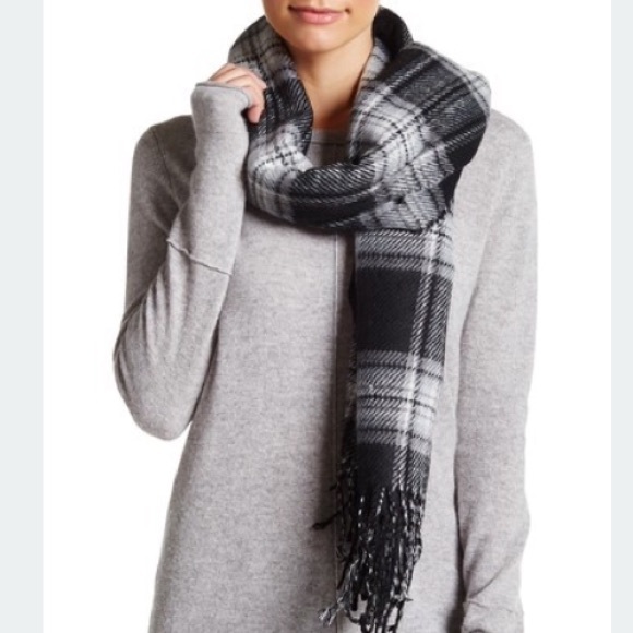 SALE!❤️Steve Madden Reversible Blanket Scarf - Picture 4 of 6