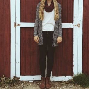 Gently used black & white American Eagle cardigan!