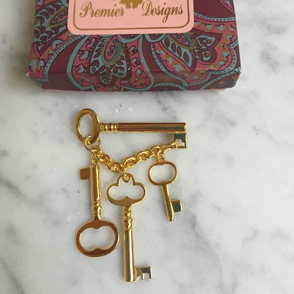 Premier Designs Jewelry - Keys pin