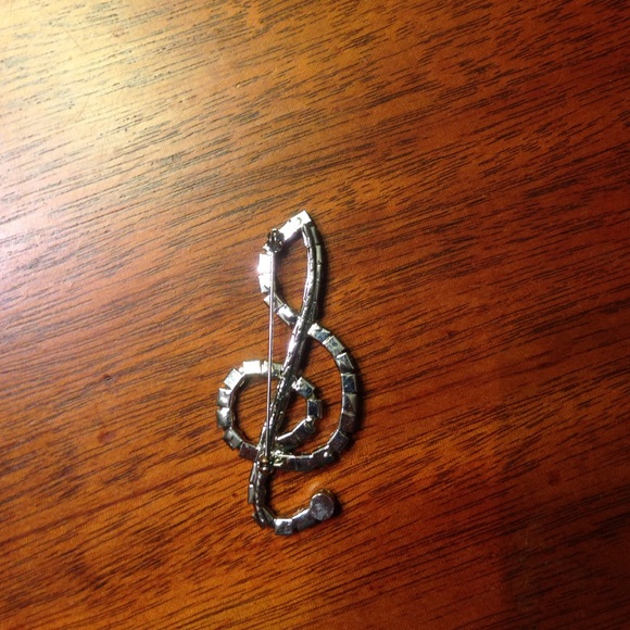 Music Note Brooch - Picture 2 of 3