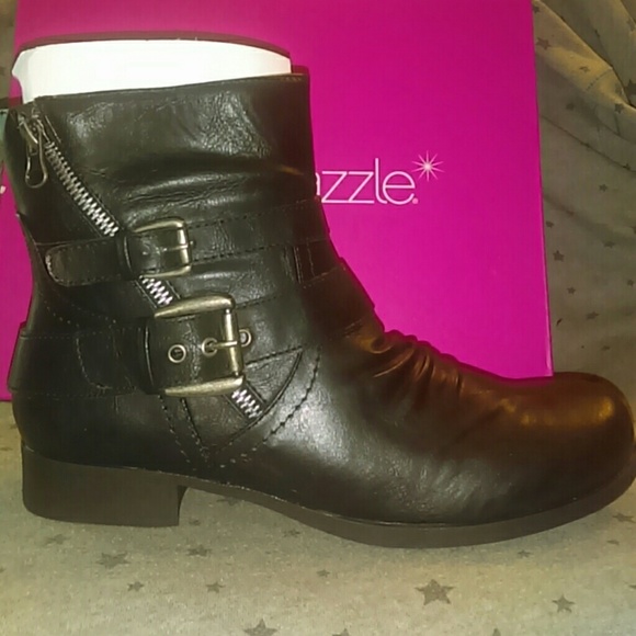 Shoedazzle Signe Boots