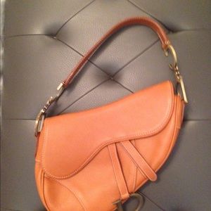 Dior leather shoulder bag camel.