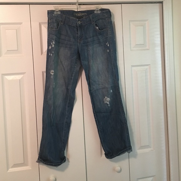 Low rise distressed boyfriend jeans!!!