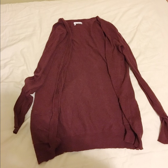 Maroon fitted cardigan