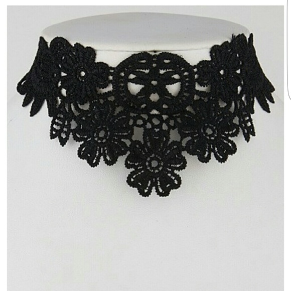 Black lace style choker - Picture 4 of 4