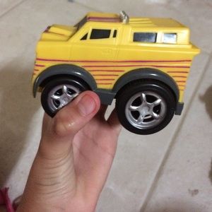 Toe car