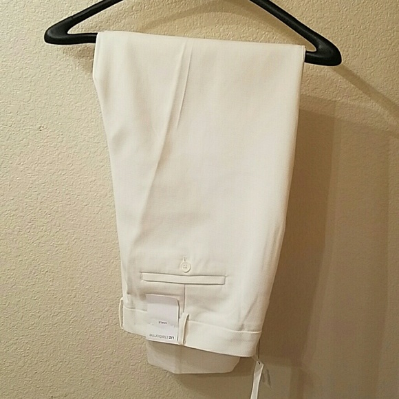 Liz Claiborne Marshmallow size 12 ankle pants