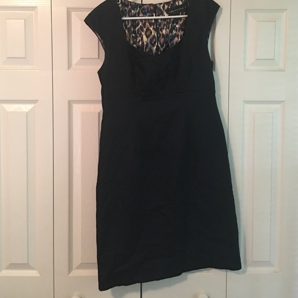 Gorgeous navy dress!