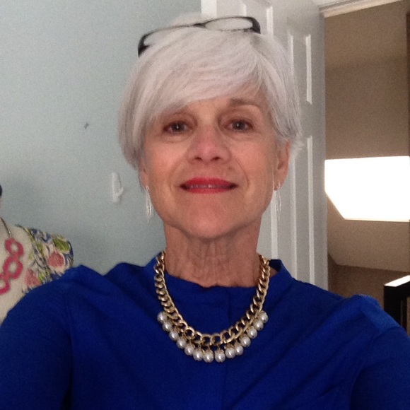 BOGO‼️Gold and dangle faux Pearl short necklace - Picture 4 of 4