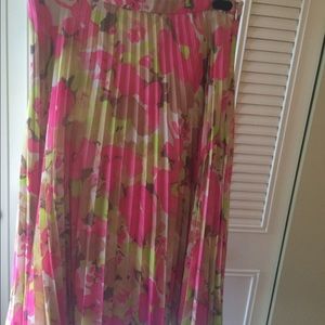 Loft summer print, pleated skirt. Size 6.