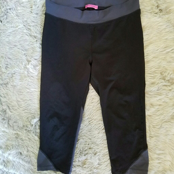 Black & Gray Maternity Cropped Yoga Leggings