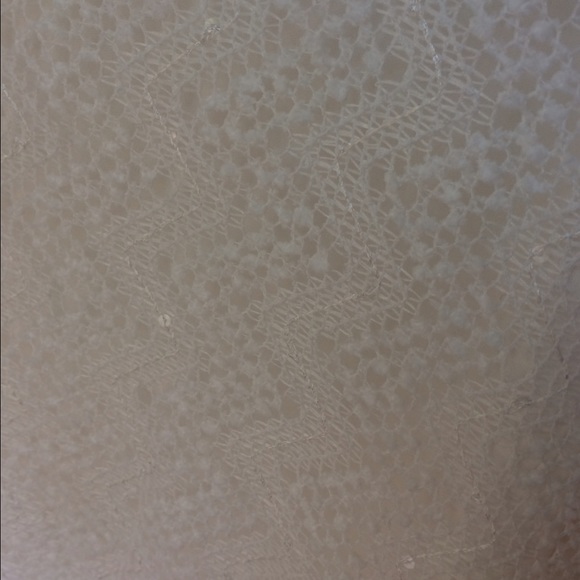 White, short sleeved dress. - Picture 4 of 4