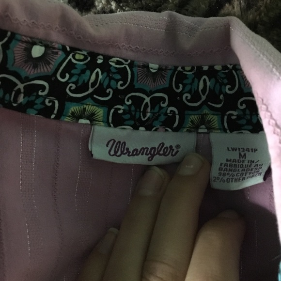Wrangler Button Up! - Picture 2 of 4